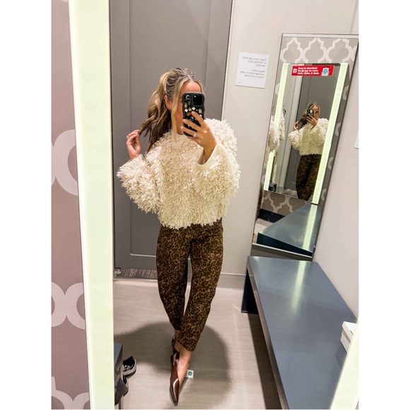 Future Collective Leopard Mid-Rise Barrel Leg Jeans SZ 10 - Picture 4 of 6